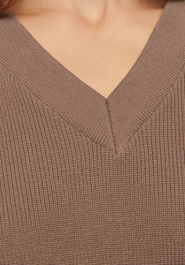 BEIGE MERINO V NECK
