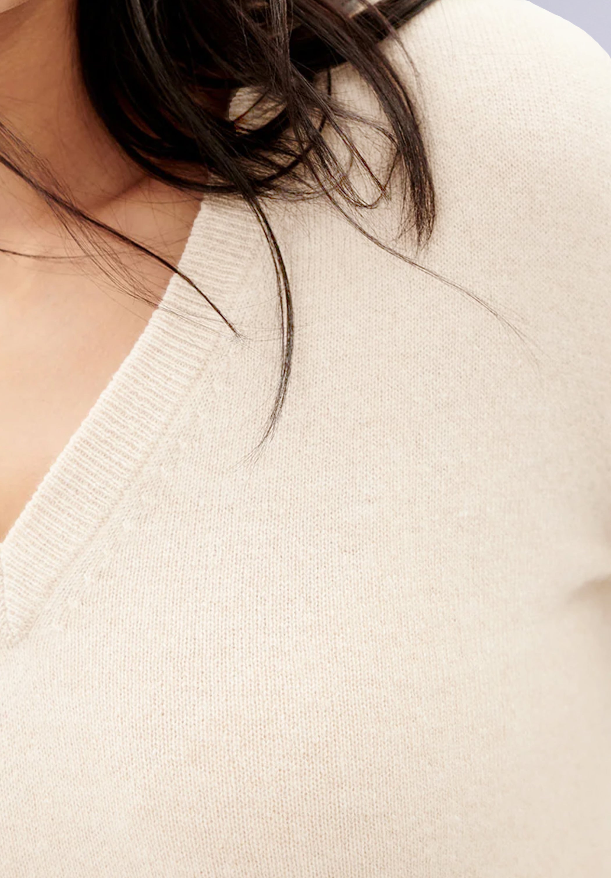 PEARL MERINO V NECK